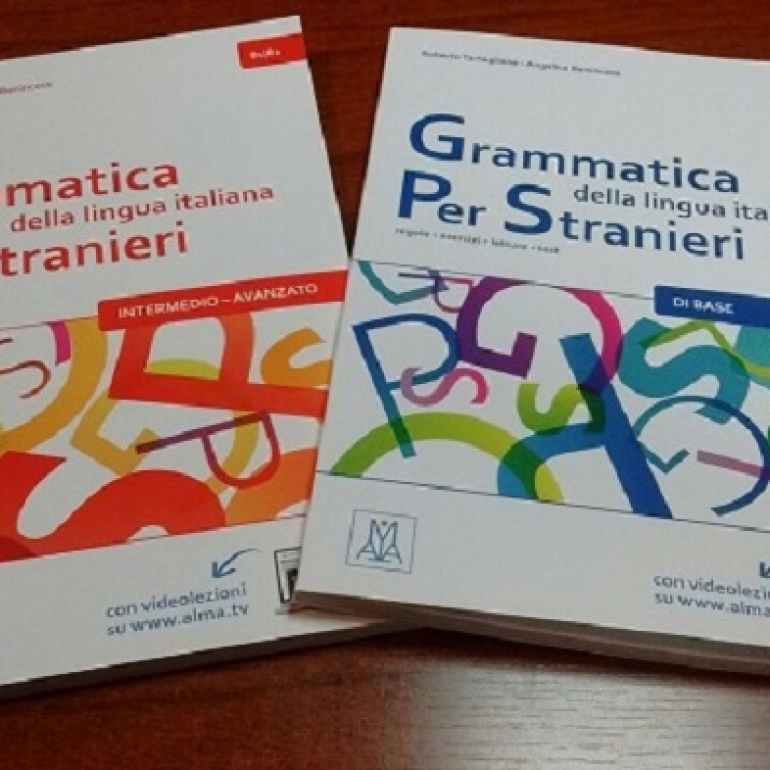 Gramática de la lengua italiana para extranjeros.